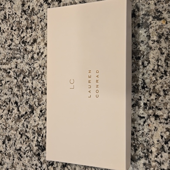 LAUREN CONRAD CAT WRISTLET/ CHANGE PURSE. - Picture 8 of 8